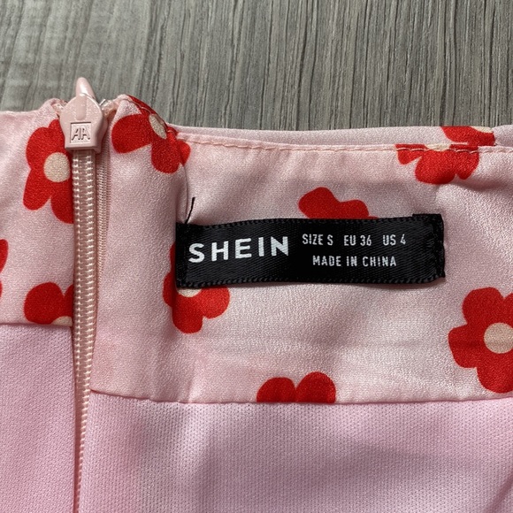 NWOT shein floral skirt - Picture 2 of 2